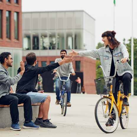 Pyörä Korkeakouluaukiolla_Unto Rautio_DSC4745