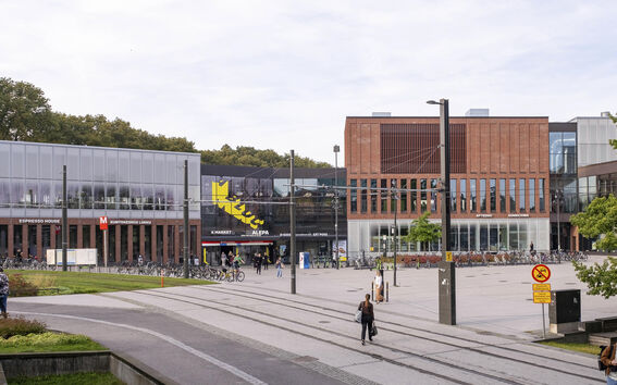 A Bloc ja Korkeakouluaukio