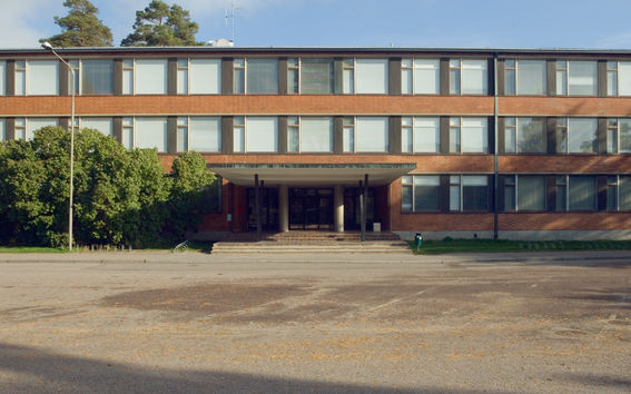 Rakentajanaukio 4 julkisivu